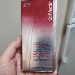 StriVectin Retinol Moisturizer SPF 30 - Red and White